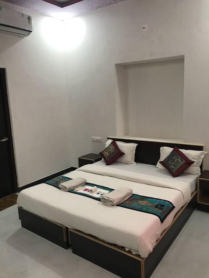Tofu Hotel & Safari Джайсалмер Екстериор снимка