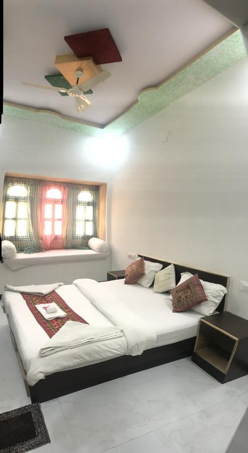 Tofu Hotel & Safari Джайсалмер Екстериор снимка